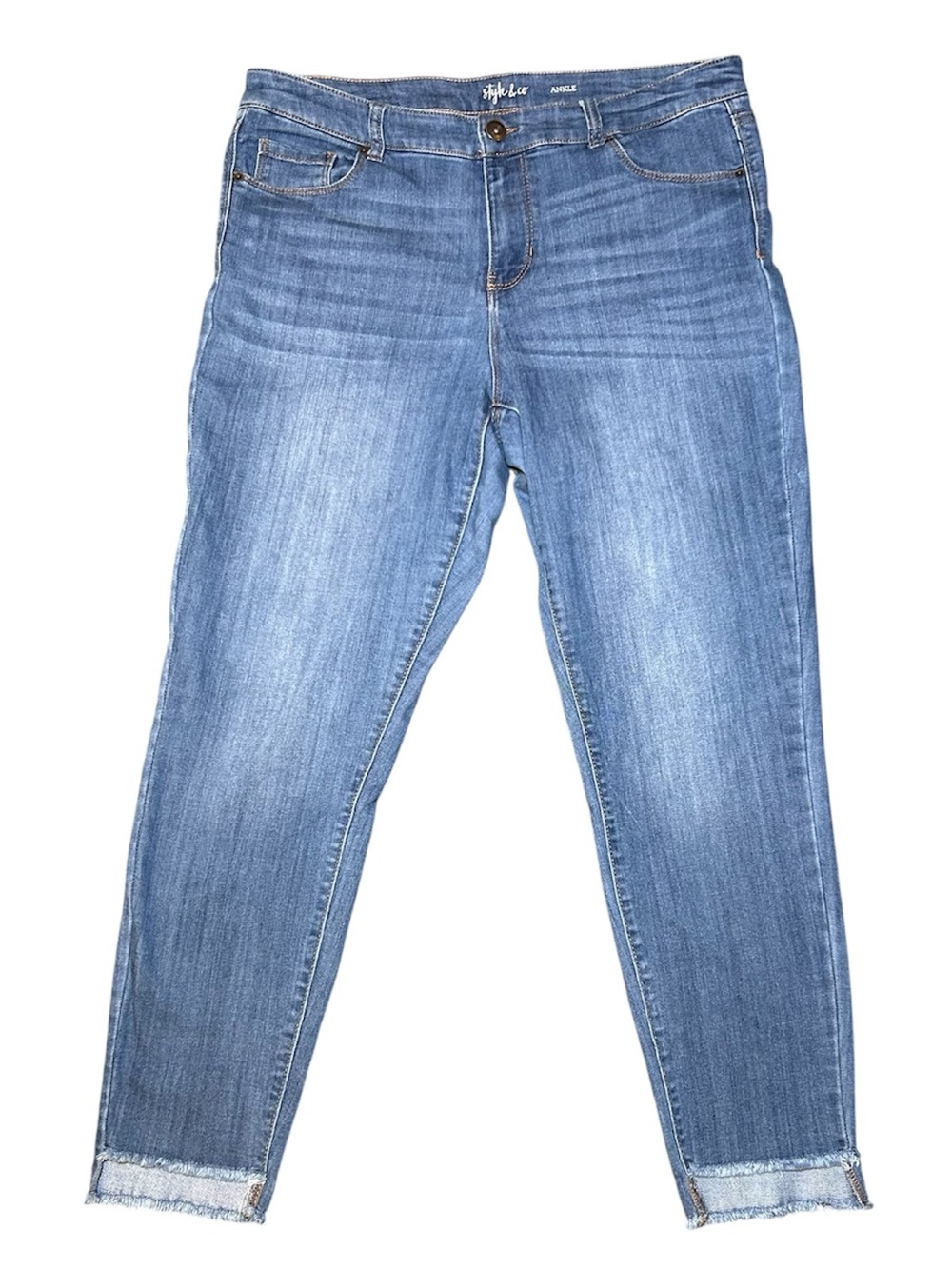 Style & Co. women’s jeans SZ 12 large cropped blue mid rise stretch #342